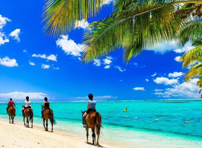 horse riding at le morne